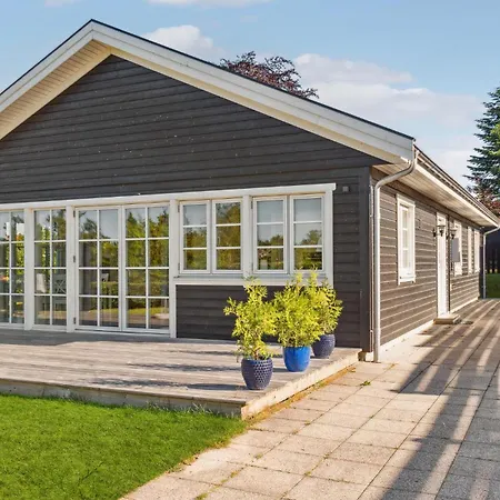 3 Bedroom Gorgeous In Hornbæk